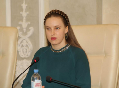 20-летняя знаток форумов и иностранных языков Аксинья возглавила Молодежный парламент Волгодонска