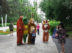 Пес, прыгающий через скакалку: как развлекали волгодонцев на День защиты детей
