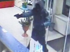 В Волгодонске за попытку ограбления автосервиса военный пенсионер получил полтора года колонии