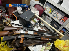 Нашли деньги и оружие: в Волгодонске прошли обыски в доме владельца крупной табачной сети 