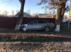 Двоих человек увезли в больницу после ДТП, спровоцированного 17-летним водителем «Оки» в Дубовском районе