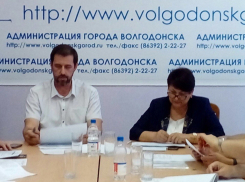 «Объяснениями на уровне детского сада» назвал выступления чиновников депутат Брежнев  