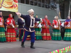 Горящее чучело и циклопический самовар – видеорепортаж с провод Масленицы в Волгодонске