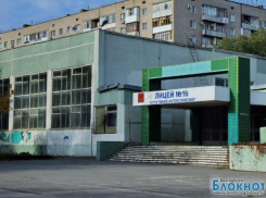 Школьников Волгодонска кормили подозрительными сосисками и яйцами