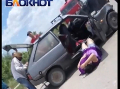 Шокирующие кадры первых минут после ДТП недалеко от Волгодонска сделали очевидцы