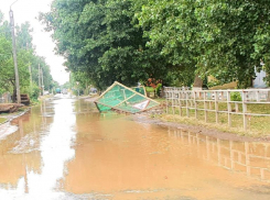 Километры воды: старую часть Волгодонска затопил порыв водопровода