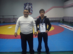 Волгодонские самбисты привезли четыре медали  с чемпионата и первенства Ростовской области