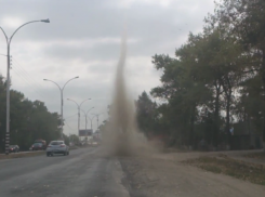 Волгодонец снял на ВИДЕО столб пыли, парящий в воздухе