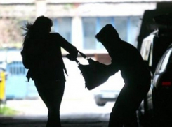 Грабитель напал на женщин в старой части Волгодонска