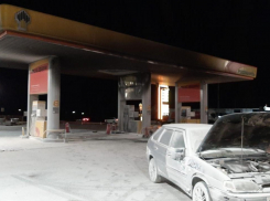 Машина загорелась на заправке «Роснефть» в Цимлянском районе