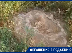 Болото вместо дорог: жители элитных коттеджей на улице Гаражной месяцами ходят по лужам