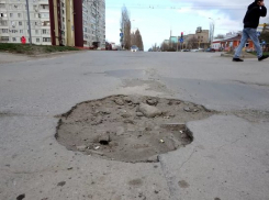 Власти Волгодонска не могут решить какие дороги ремонтировать