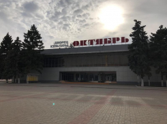 Вход в ДК «Октябрь» преградит металлодетектор 