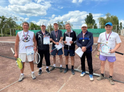 Больше 60 спортсменов разного возраста сразились в городском турнире по теннису в Волгодонске