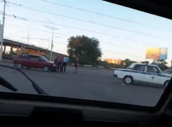 В Волгодонске под мостом столкнулись два «ВАЗа» 