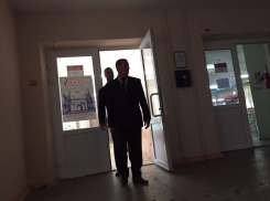 Сити-менеджер Иванов с охраной захватил актовый зал волгодонского филиала МИФИ