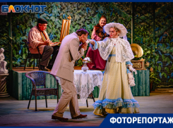 О любви за деньги и о поисках счастья: стоя аплодировали волгодонцы, посмотрев историю Островского, актуальную и сегодня