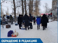 «Круче, чем на ярмарке»: Волгодонец сравнил стихийный рынок у площади Победы с главным городским торжищем 