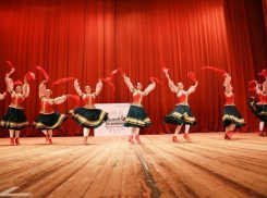 Волгодонская «Карусель» изумила жюри танцами, костюмами и патриотизмом