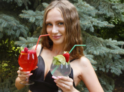 Какие напитки спасут даже в самый знойный летний день