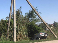 «ВАЗ» въехал в «чертовы ворота» после ДТП на пятом километре Волгодонска