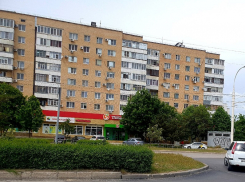 Волгодонцев призвали продать свои квартиры детям-сиротам
