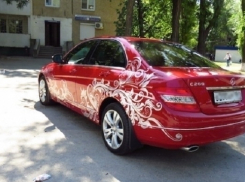 В Волгодонске появился автомобиль, стилизованный под хохлому