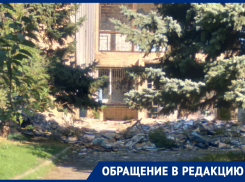 «Дети калечатся на руинах»: волгодончанка призвала привести в порядок бывшее здание профилактория