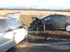 В Зимовниковском районе лоб в лоб столкнулись «Форд Фокус» и «Шевроле Ланос» - один из водителей погиб