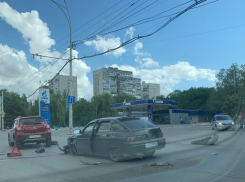 Серьезное ДТП с тремя автомобилями затруднило движение в «старом городе»