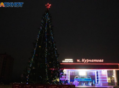Новая новогодняя елка возле ДК имени Курчатова будет не выше старой