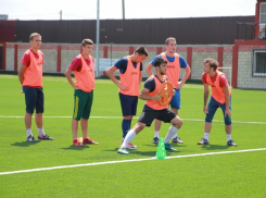 Два победных гола принесли ростовской команде ведущие игроки ФК «Волгодонск»