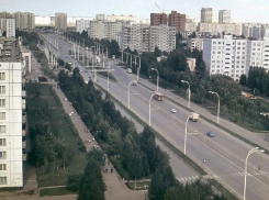 Мебель по талонам, вредные школы-гиганты и изобретенный школьниками сторож пеленок: о чем писали газеты Волгодонска 35 лет назад