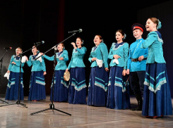 Кубки и дипломы международного конкурса «Золото Балтики» привез в Волгодонск ансамбль русской песни «Райдуга»