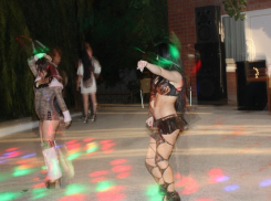 В Волгодонске прошла вечеринка в стиле «Даешь молодежь!»