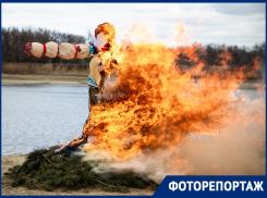 Дрались подушками, танцевали и жгли чучело: как волгодонцы отметили Масленицу