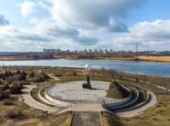 Аттракционы, пляж, фонтаны и летний кинотеатр: появился самый амбициозный проект благоустройства набережной 