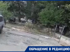 «Детям опасно находиться на площадке»: волгодончанка просит спилить опасные ветки