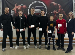 Спортивные разряды Федерации СБЕ ММА получили спортсмены из Волгодонска 