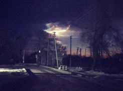 Странный огненный столб в небе недалеко от атомной станции испугал жителей Волгодонска