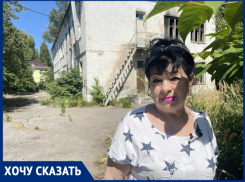 «Бомба под окнами!»: соседи закрытого детского противотуберкулезного диспансера страдают от пожаров в здании