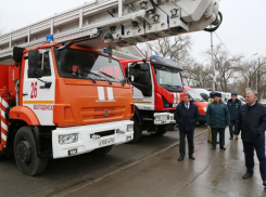 Спасатели Волгодонска продемонстрировали свою технику и рассказали о проделанной работе