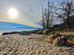 Зимой пора на пляж: на новогодние праздники люди открыли для себя отдых на берегу Цимлянского водохранилища в Саркеле