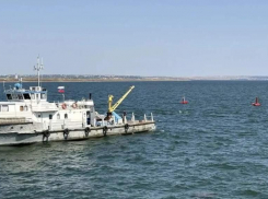 Водоканал плавучими буями укрепил защиту главного источника воды для города