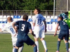 ФК «Волгодонск» вышел на первое место турнира, благодаря крупной победе над  «Чайкой»