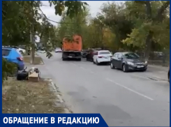 Студенты медколледжа помешали уборке дороги в переулке Вокзальном