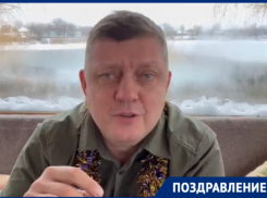 «Счастья нашему городу и каждому из нас»: Олег Пахолков поздравил горожан с Новым годом 