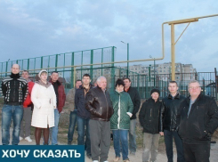Нас обманули с новой дорогой, к нам даже скорая помощь добраться не может, - жители В-15