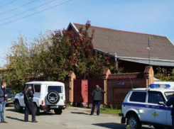 Двоих мужчин зарезал неизвестный преступник в поселке Орловский