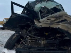 Молодой «гонщик» на «Приоре» пострадал в ДТП с автокраном на трассе Семикаракорск – Большая Мартыновка 